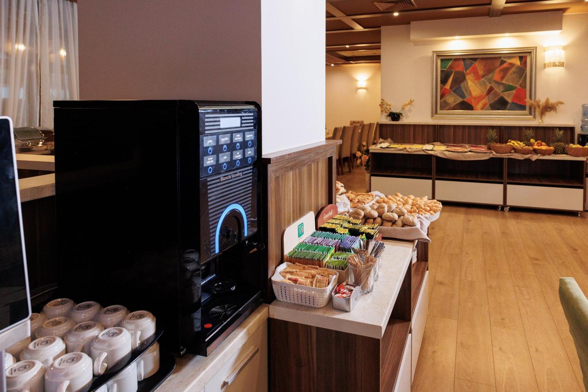 Green Wood Hotel & Spa Bansko Bagian luar foto