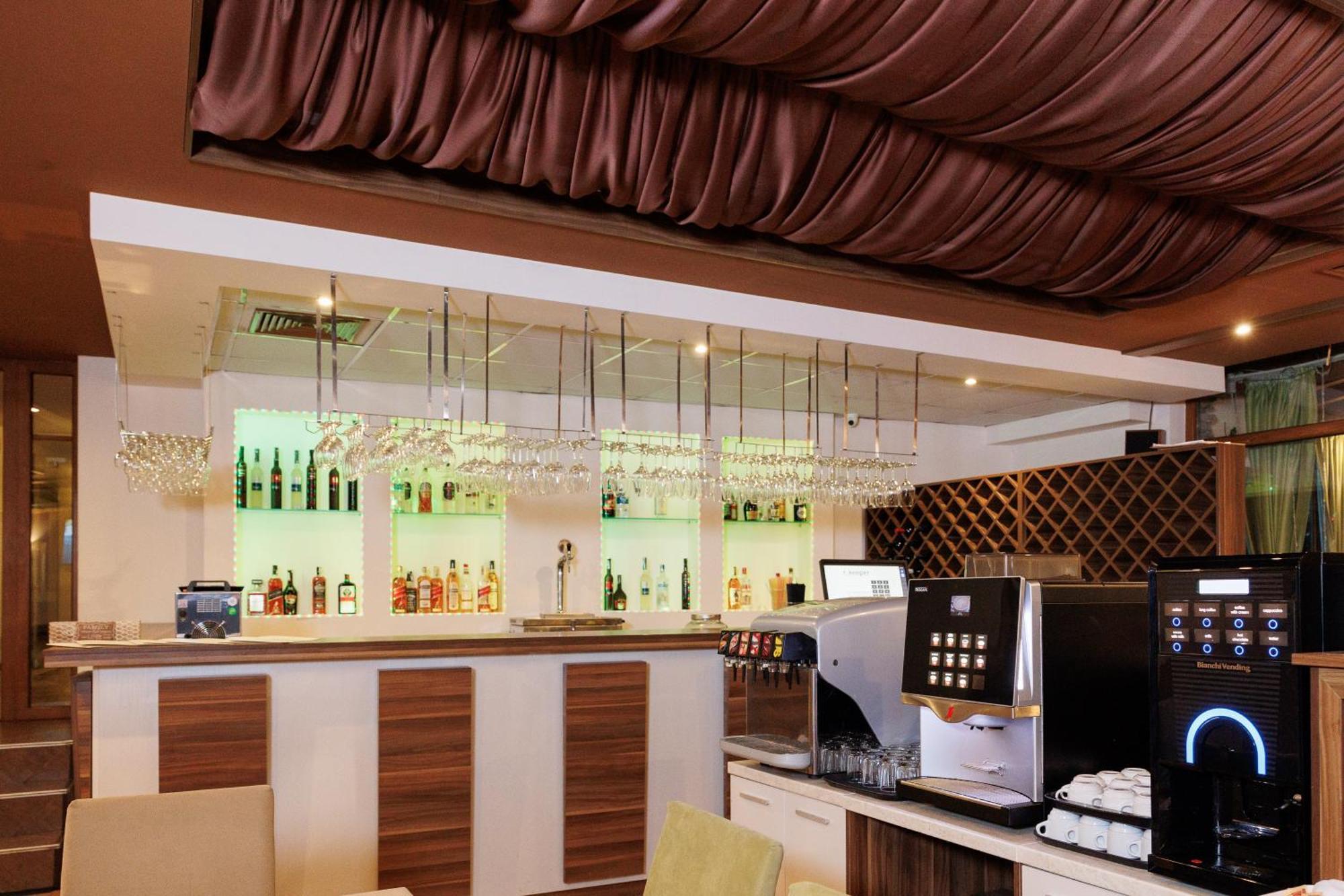 Green Wood Hotel & Spa Bansko Bagian luar foto