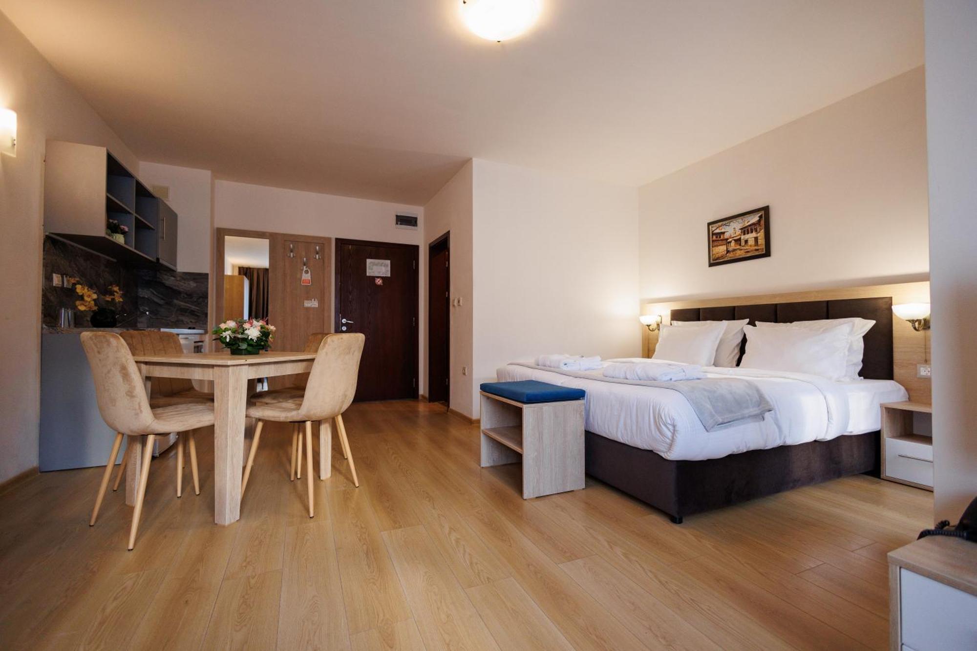 Green Wood Hotel & Spa Bansko Bagian luar foto